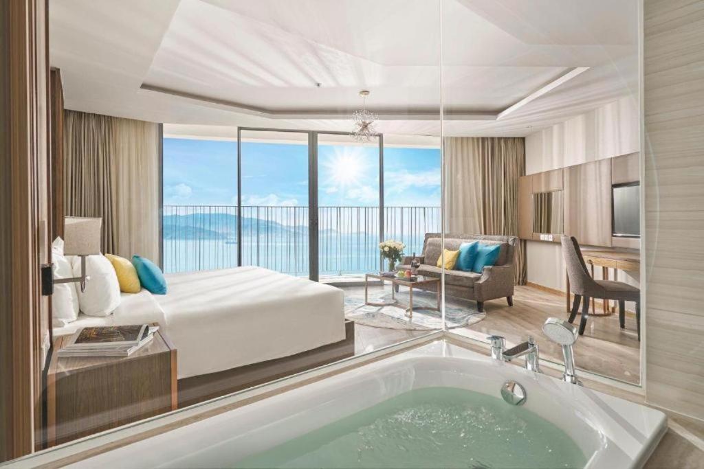 Luxury Seaview Panorama Nha Trang By Luna Extérieur photo